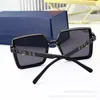 Lunettes de soleil de marque Femmes Sport Sun Suner Designer Femelle Shopping Outdoor Shopping Shades Homme conduisant des lunettes de luxe