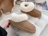 Australien Snow Boot Tasman Tazz Tisters Designer Fluffy Slides Chestnut Mini Platform Boots Luxury Classic Winter Women Män Fur Booties Real Leather