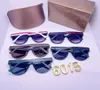 Zonnebril voor mannen en vrouwen Klassieke zonnebril met vierkant frame voor vrouwen Trendy outdoor-brillen Shades UV400 Unisex met hoesje6015