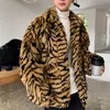 Мужское пальто из искусственного меха из искусственного меха для мужчин с отложным воротником, куртка с имитацией меха тигра и леопарда, толстая зимняя теплая пушистая плюшевая свободная куртка-джемпер, верхняя одежда 230908