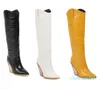 Черные, белые, желтые сапоги до колена, ковбойская женская длинная зимняя обувь в стиле рыцарского вестерна, мотоциклетная обувь на танкетке с острым носком