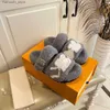 Pantoufles Femmes PASEO COMFORT Pantoufles de fourrure en peluche sherpa polaire fourrure sandale designer luxe chaud hiver laine chaussures paris mode vintage boucle peluches Q230909