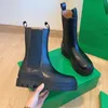 Martin Boots Designer Autunno Inverno Manica media Suola spessa Piattaforma impermeabile Stivaletti corti in vera pelle con tubo di fumo Suole in gomma Moda versatile