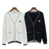 Höstdesigner Kvinnors tröja V-Neck Luxury Cardigan Cardigan Button High-End Comfort Plus Size310Q