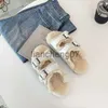 Chinelos de lã de sola grossa para mulheres usar 2023 design inverno novo estilo lã de cordeiro de uma peça interior sapatos de algodão quente sapato folga x0909