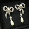 Designer Bijoux De Mariage Cadeaux Charme Boucle D'oreille Marque Haut De Gamme Boucles D'oreilles Lettre Plaqué Or Argent Cuivre Boucle D'oreille Goutte Incrustée Cristal Accessoire De Mode