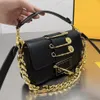 Evening Bags Designer Women Brooch Baguette Shoulder Bag Fashion Classic Baguettes Handbags Woman Big Chain Strap Underarm Handbag189y