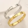 Europa América Pulseras de estilo de moda Brazalete de mujer Joyería de diseño Plata Chapado en oro de 18 quilates Pulsera de acero inoxidable para mujer Weddin291f