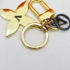 Luxe ontwerper sleutelhanger brief volgen hanger gouden sleutel gesp trendy klassieke sleutelhangers heren dames hoge kwaliteit sleutels tassen ornamenten