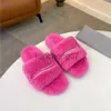 Slippers 2023 Designer Women Wool Slippers Woolen Flat Slipper Soft Winter Luxury House Outside Ladies Plush Fur Rubber Sole x0909