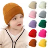 Baby Acrylic Beanies Sticked Plain Winter Slouchy Hats i 0-6 år barn Huvudöron varmare 18 fast färg ull stickade mössa