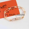 Bracciale di design a catena braccialetto di fascino catena di diamanti oro cavo di moda chiusura in metallo gioielli classici bracciali da donna regalo da uomo di alta qualità x0909