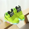First Walkers 2023 Spring and Autumn Bright Lights Cartoon Shoes Luminous Leved Legy Corean Personation of Boys Girls Fashion Discal 230909