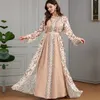 Modesta Muçulmana Mãe da Noiva Uma linha Elegant V Neck Mangas compridas Chiffon Duas peças Vestidos de convidado de casamento Vestido de celebridade do vestido de noite 403