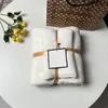 Eenvoudige Gezicht Badhanddoek Set 2 Stuks Sets Mode Ontwerper Koraal Fluwelen Handdoeken Unisex Absorberende Baby Mannen Dames Washandjes Towel2337