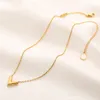 Donna Oro Lettera V Orecchini con ciondolo Braccialetti a cerchio Collana Abiti in acciaio inossidabile Marchio di gioielli di design come regalo di nozze per feste di Natale in oro argento