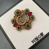 Designer Letters Broche Mode Beroemde Dubbele Broches Ruby Crystal Pearl Luxe Koppels Individualiteit Strass Pak Pin Jewelry256q