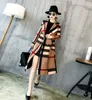 NEUE Frauen Trenchcoats Herbst Winter Revers Langen Mantel Für Frauen Vintage Farbe Passenden Plaid Windjacke Mode Gürtel Mantel Weibliche plus größe 3XL