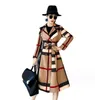 NEUE Frauen Trenchcoats Herbst Winter Revers Langen Mantel Für Frauen Vintage Farbe Passenden Plaid Windjacke Mode Gürtel Mantel Weibliche plus größe 3XL