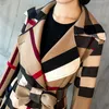 NEUE Frauen Trenchcoats Herbst Winter Revers Langen Mantel Für Frauen Vintage Farbe Passenden Plaid Windjacke Mode Gürtel Mantel Weibliche plus größe 3XL