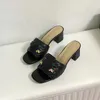 Klassieke designer schoenen damespantoffels koeienhuid slipper leer Dikke hakken Metalen damesschoen strand Lui Baotou Sandalen Parel Schoenen met hoge hakken Grote maat 34-42 us4-us11