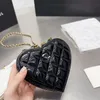 Women 23 Year أحدث حقيبة Love Bag Love Love Limited Edition Crossbody Bag Bag Handheld Freeal Bag Face Mase مميز 14 سم/13Cmlacquer Leather Bage