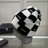 BeanieSkull Caps Luxury Knitted hat designer beanie Classic fall and winter lovers smile plaid soft touch beanie Atmospheric daily versatile temperame J230909