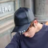 Gorras de bola Moda coreana Cinco paneles Hip Béisbol para hombres Adolescente Anillo de acero Escudo de metal Snapback Sombreros Masculino Punk Locomotora Chapeau
