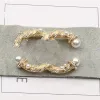 Luxus Retro Doppel Brief Brosche Designer Marke Broschen Muster Perle Diamant Für Frauen Charme Hochzeit Geschenk Partei Schmuck Zubehör
