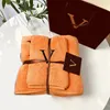 Casual Designer Bath Handduk Set Woman Men Beach Handdukar Pink Brown White Home Absorbent 2st Facecloth Coral Velvet Badrum Handdukar Set Letter Fashion S08