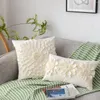 枕ピアホワイトハンドメイドフラワーカバーラウンドスクエアライトラグジュアリーカバー装飾的な家の枕カバーのソファー