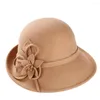 Berets w stylu Anglii wełniane fedorowie czapki czarny biały kwiat filc kapelusz moda maison michel cloche czapka