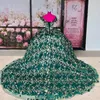 Green Shiny Princess Quinceanera klänningar Princess Gold Applique 3D Flowers Ball Gown Födelsedagsklänning Tulle Sweet 16 klänningar Vestidos de 15