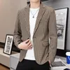 Costumes pour hommes Blazer Mode Printemps Automne Vêtements Costume Homme Veste Fine Motif À Carreaux Casual Slim Fit Fantaisie Party Blazzer Manteau