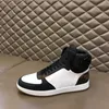 أحذية مصممة Rivoli Sneaker Men Luxury High Top Sneakers المصممين المائلين العجل المدرب قوس قزح مع صندوق 38-46