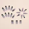 Faux ongles dégradés de longueur avec pointe noire, faciles à appliquer, simples à décoller, pour les amateurs de manucure et les blogueurs de beauté