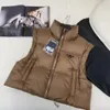 Kadınlar Kısa Down Ceket Tasarımcısı Parkas Kış Sıcak Pamuk Ceket Moda Ters Üçgen Kadın Dış Giyim Parker Yüksek Kalitesi