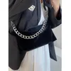 Axelväskor 2023 pu läder kvinnors väska fast färg mode väska klassiska design lyxiga casual crossbody