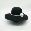 Berets formal borda larga branco preto flor fedora chapéu pérolas banda lã feltro floppy senhoras casamento porkpie trilby