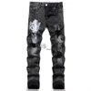 Herr jeans män designer jeans broderi hip hop joker denim pants män trasiga hål lapp elastiska smala fötter blyertsbyxor x0911