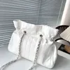 Модельерская сумка, дизайн с двойной цепочкой, высокий внешний вид, более практичная, уникальная художественная сумка под мышками.