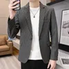 Costumes pour hommes Blazer Mode Printemps Automne Vêtements Costume Homme Veste Fine Motif À Carreaux Casual Slim Fit Fantaisie Party Blazzer Manteau