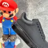 2023 Fashion Casual Shoes Men Men Anime Sneakers High Tops Gumowe graffiti Designer Trenerów biegów Rozmiar 35-46 XSD221121