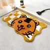 Mattor 50 80cm Cartoon Tiger Tufting For Living Room Non-Slip Bedside Carpet Absorberande badmatta söta mattor barndekor