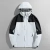 Herrjackor Autumn Men Hooded Jacket Ytterkläder Spring Outdoor Travel Waterproof Coat Spliced ​​Beteckna Cut Wind 230911