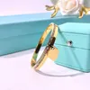 Varumärke Fashion T Peach Heart Armband för kvinnor och män Charmig Peach Heart Diamond Designer Armband i guldsmycken Tiff Whith Box
