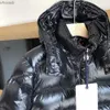 Piumino da uomo Parka Cappotto firmato per uomo Donna Giacche invernali Stile moda Corsetto sottile Vestito spesso Giacca a vento Tasca Cappotti caldi fuori misura HKD230911