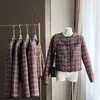 Vestes Femmes Élégant Vin Rouge Hit Couleur Plaid Weave Gland Veste Manteau Petit Parfumé Automne Simple Boutonnage À Manches Longues Femmes Courtes