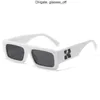 Cadres de luxe Mode Lunettes de soleil Style Square Offs Blanc Marque Sunglass Arrow x Black Frame Lunettes Tendance Lunettes de soleil Bright Sports Travel Sunglasse 6LVO