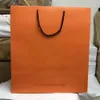 2023 Całe luksusowe torby papierowe torby na zakupy rozmiary torby prezentowej 29 cm 32 cm 43 cm Hadled Shopping Bag231d